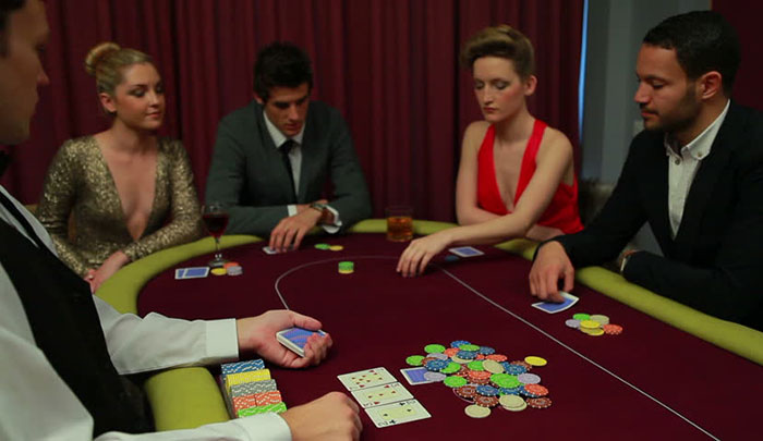 покер за столом